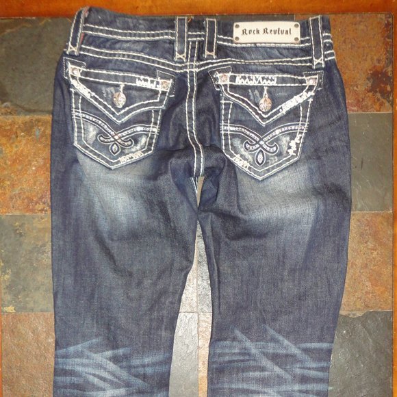 ROCK REVIVAL Women's Distressed Blue Denim "Elaina" Capri Jeans Size 27 - Picture 5 of 10